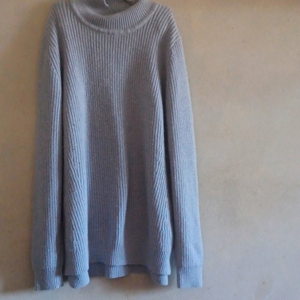 Banana Republic Grey turtleneck sweater. Size L